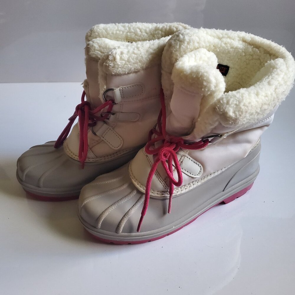 Cat & Jack Girl's Size 2 Youth Snow Boots White GUC